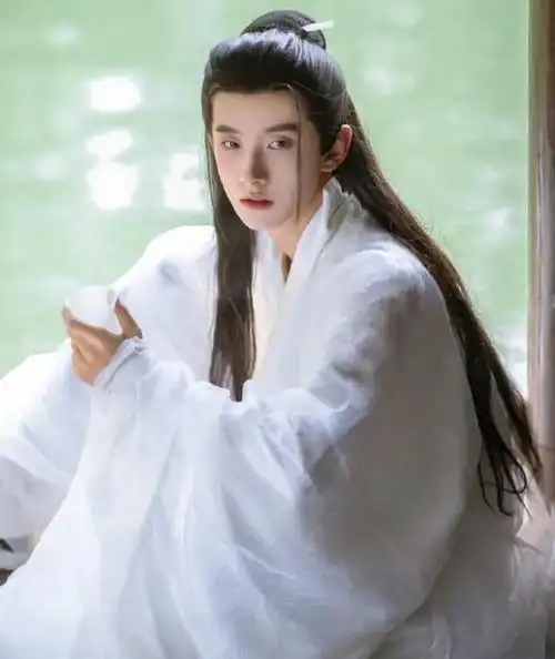 古偶丑男多如狗短剧帅哥遍地走