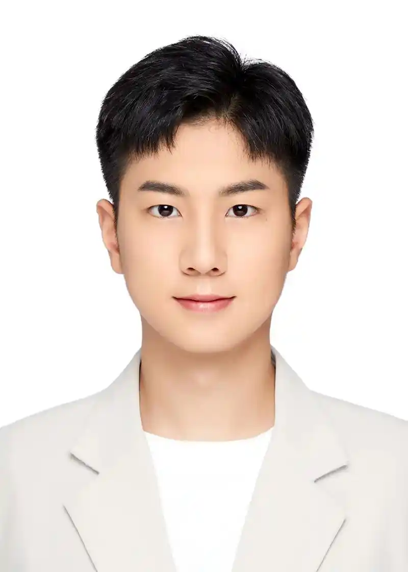 证件照(18岁)时光不语,仿佛昨日还是个小不点随我一起东奔西 - 抖音