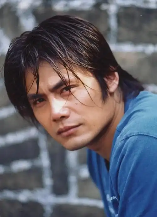 邵兵娶小12岁张培恩爱20年生一对双胞胎