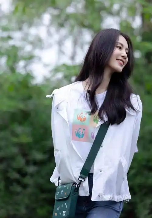 刘诗诗炫美貌上瘾?