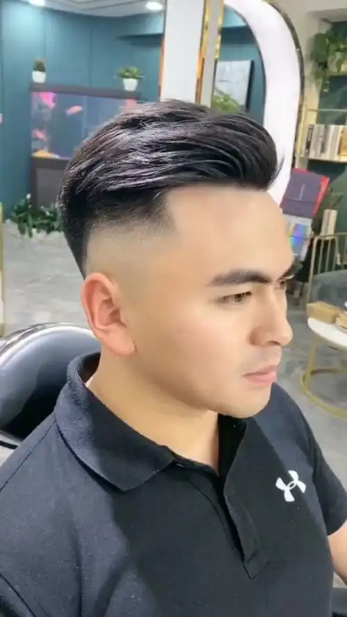 男人要想混的好,头发必须往后倒,说的太对了