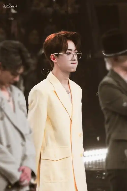 何洛洛粉丝无人机应援