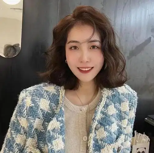 女人四十岁后烫发,多选这3种,气质又时尚|短发|发型|脸型|减龄_网易