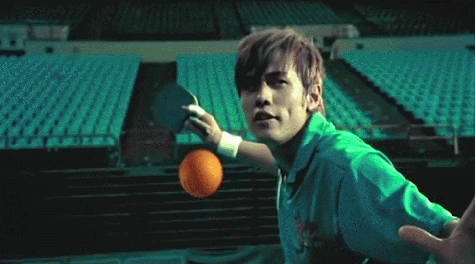 其中最为出名的就是歌曲《三年二班》,这首歌的流行一度导致了小伙伴