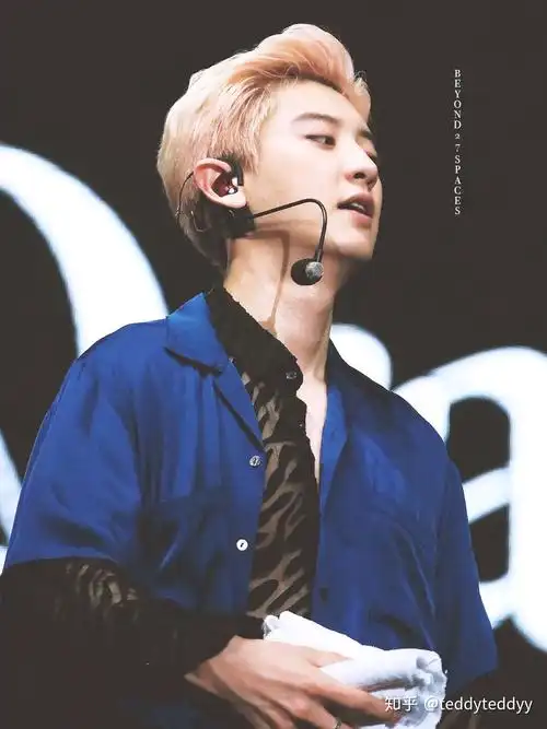 有没有朴灿烈五巡大背头的照片啊? - 知乎