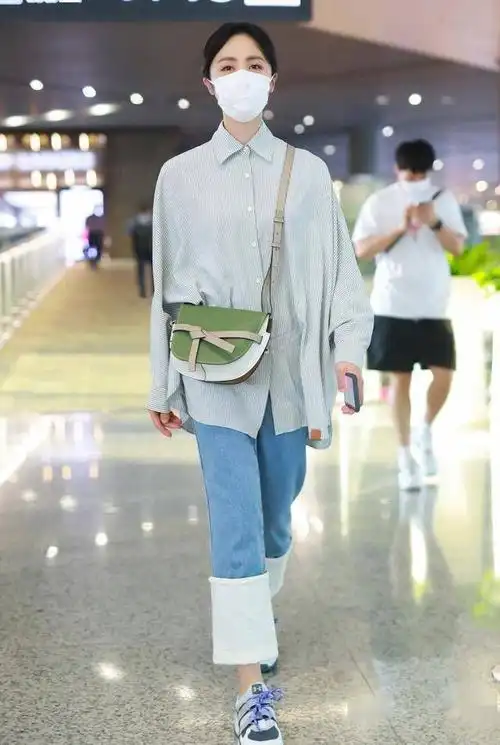 孙莉简直被黄磊宠成了公主染金发穿白衬衫44岁也有初恋感