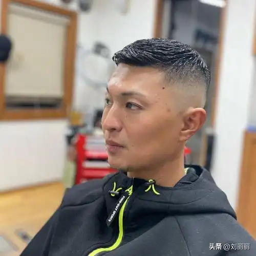 二八分男生发型,2023新款男士发型 - 玉三网