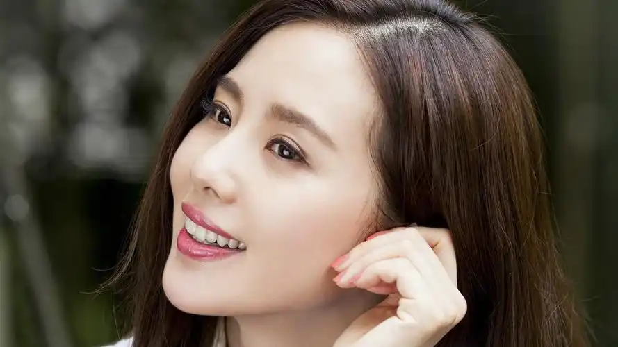 文艺女青年刘诗诗气质迷人写真