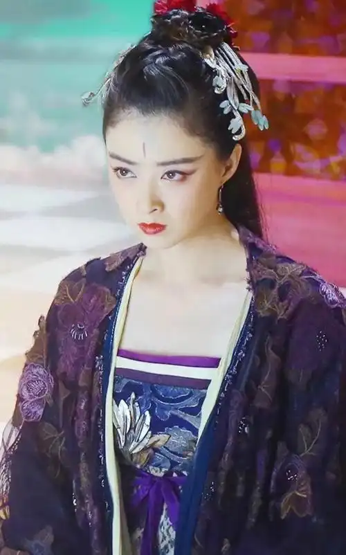 女明星赵丽颖高圆圆蒋欣陈乔恩,古装剧中黑化后妆容谁更强|花千骨|陈