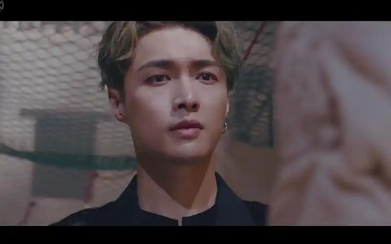 【张艺兴 lay of exo】三辑主打梦不落雨林 namanana mv 1080p&mv里我