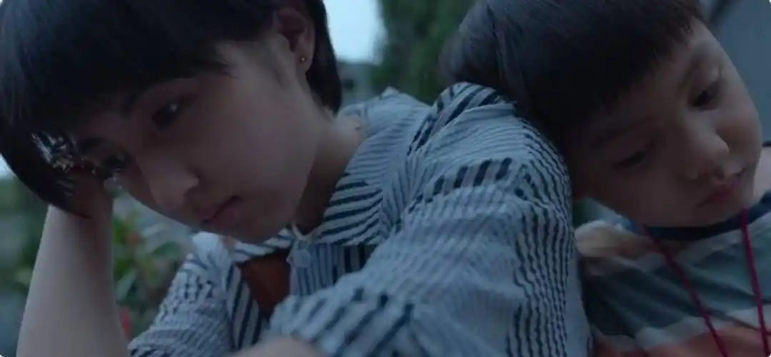 四番张子枫,其实也是《酱园弄》里的女二,在杨幂和赵丽颖的粉丝因为"