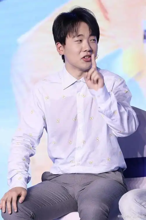 郭麒麟:相声界的新星,影视界的潜力股