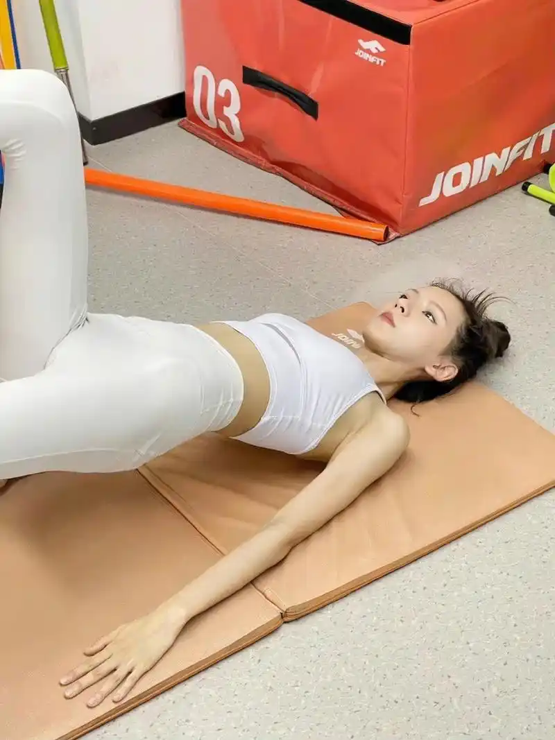 张予曦健身随拍是真的很美!