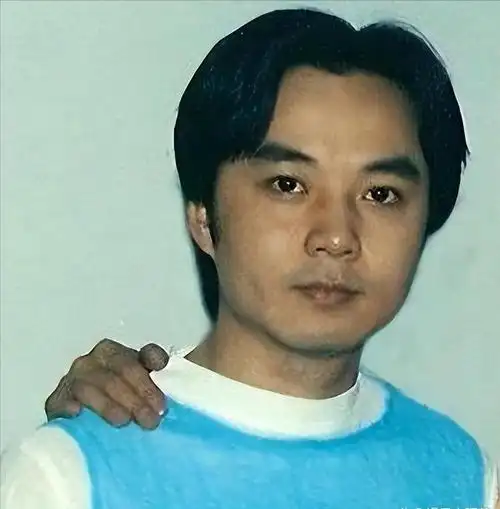 从"卫视一哥"到全网群嘲,毁掉汪涵的不是高山,而是一粒灰土