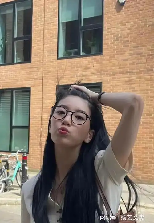 裴秀智浑身实绩归来也才28岁