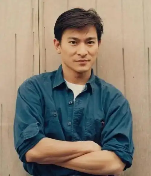 这一次61岁的刘德华又给过气港星们好好上了一课