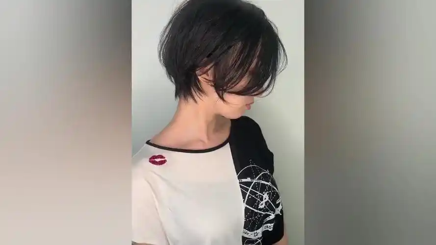 【流行发型】不烫不染很有"少女既视感"的短发,越来越多女生指定这样