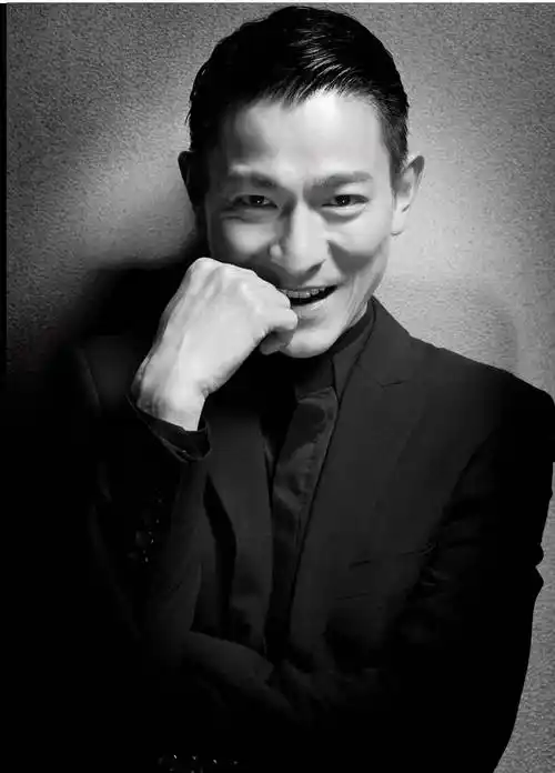 刘德华多伦多电影节获奖后 携4部大片劲爆来袭_健身_华仔_影坛