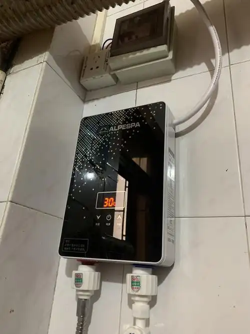 alpespadsk-65超薄小型电热水器即热式壁挂厨宝家用淋浴快速热洗澡机