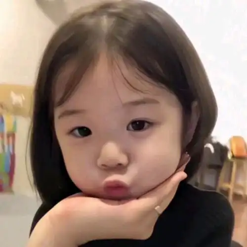 人类幼崽可爱瞬间,嘟嘟嘴的小萌娃就很可爱!