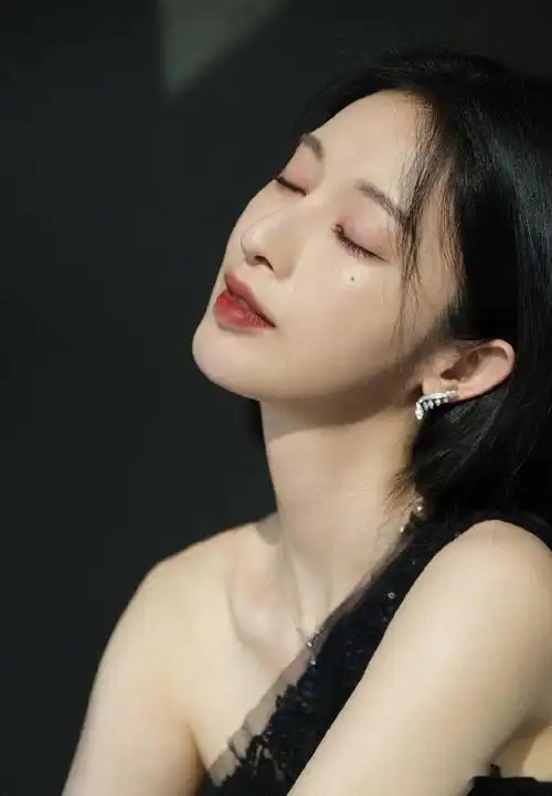 比正脸还美的12位女明星侧颜你感受到了吗