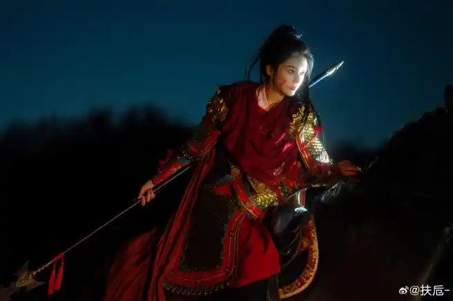 "  为傅菁拍摄的一组红衣女将军～    出镜@傅菁  摄影@扶卮-.