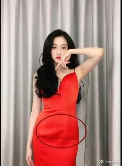 关晓彤晒日常照,小腹隆起疑似怀孕?网友称什么时候领证