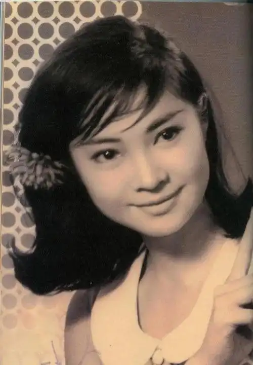 谢贤风流史:一婚娶台湾第一玉女,二婚娶港姐冠军,69岁谈爷孙恋