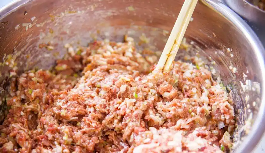 万能饺子馅口诀, "盐水酒粉油", 按序下调料, 肉馅香滑嫩无腥膻