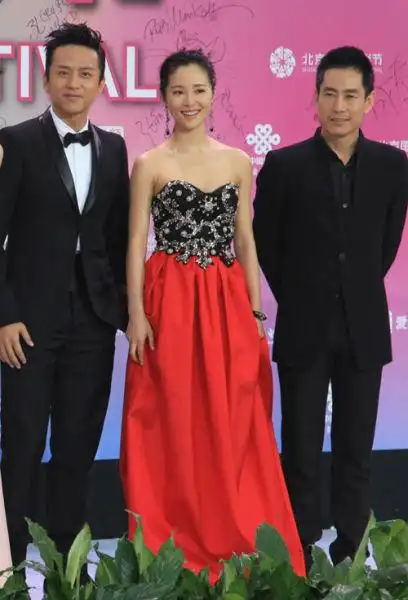 邓超《四大名捕》亮相电影节 江一燕宫廷风抢镜