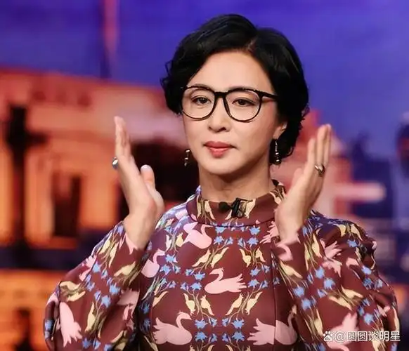 全网笑柄曹可凡沦落到今天是因为什么网友嘲讽