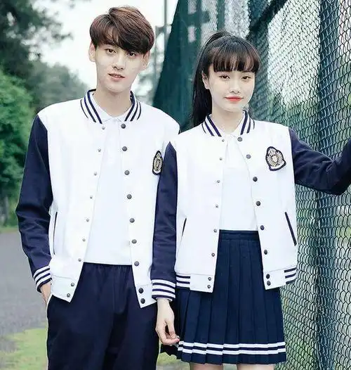 学生校服一套2000,学生家长直呼"不合理",校长回应更是过分