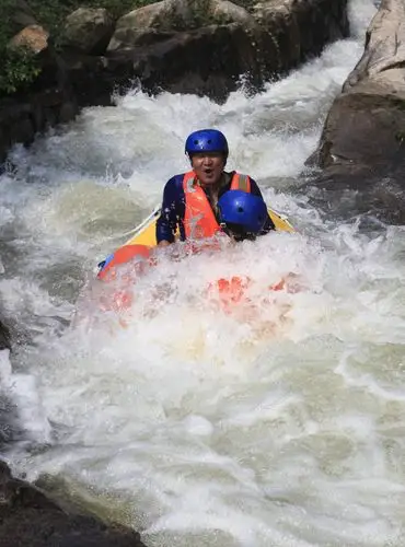 标题:红安对天河漂流