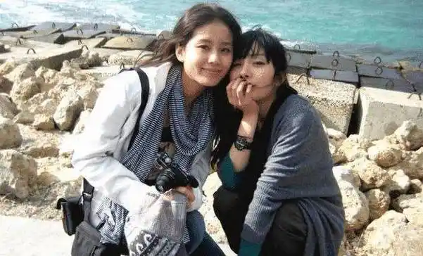 原创刘诗诗和杨幂10年前合照流出网友纯天然和整容脸分的一清二楚