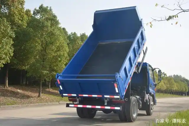 越来越多的卡友选择了国六车型 近期,江淮工程车全新升级 蓝牌小自卸