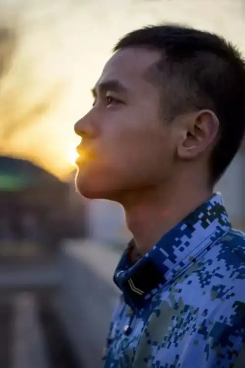 军人标准发型,真人版!