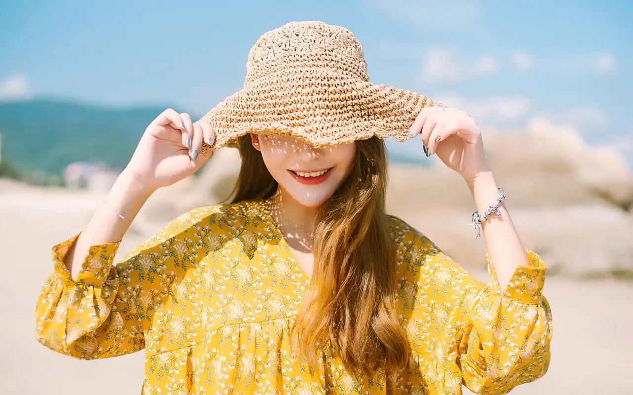 日系养眼美女清凉夏日唯美海边高清壁纸