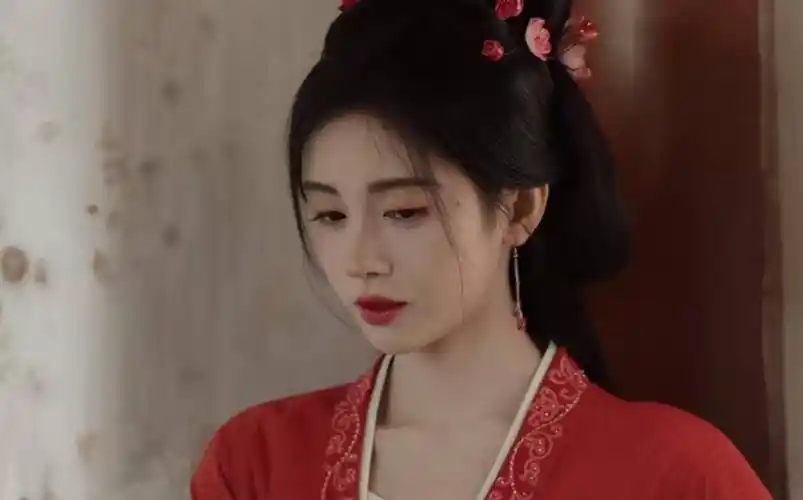 第一次看到鞠婧祎以这样的形象出现在古装剧里,大都会有惊鸿一瞥的