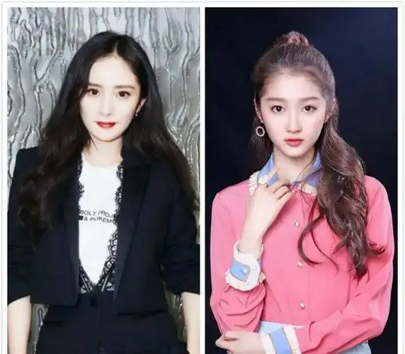 33岁杨幂撞衫小11岁关晓彤,走起可爱路线的她赢得彻底!