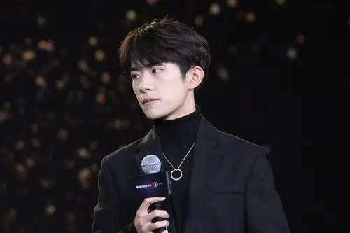 易烊千玺 腾讯娱乐白皮书盛典 - 堆糖,美图壁纸兴趣社区