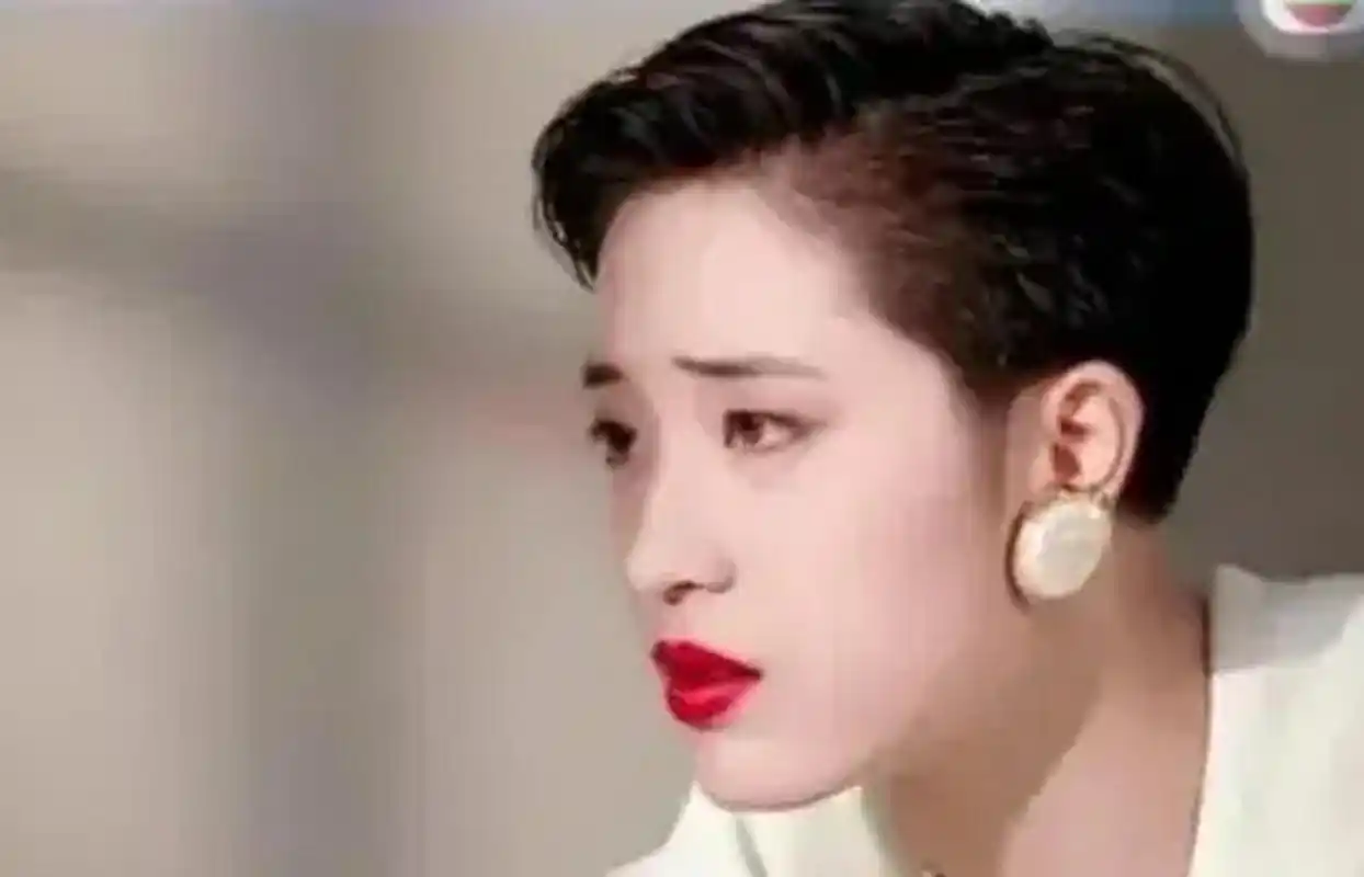 陈法蓉短发这块从来没输过,你觉得内娱还有谁能挑战陈法蓉的发型,实在