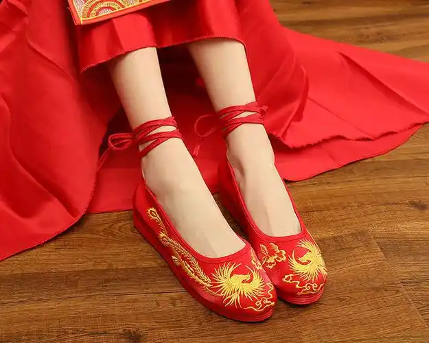 佩缇奴新款秀禾鞋女中式婚鞋配秀禾服鞋子红色平底内增高新娘结婚