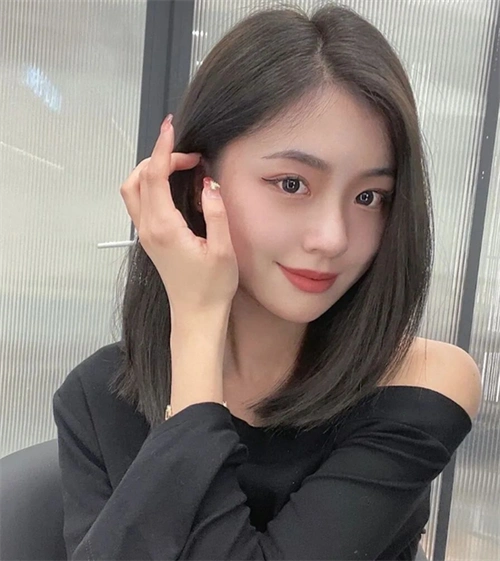 永不过时锁骨发 中发选它最放心_最新发型 - 美发站