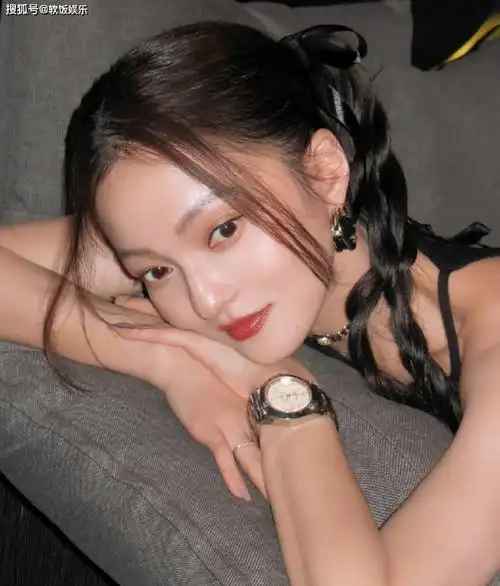 42岁知名歌手张韶涵晒照庆生!