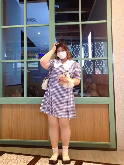 180斤夏日连衣裙穿搭蓝莓果酱