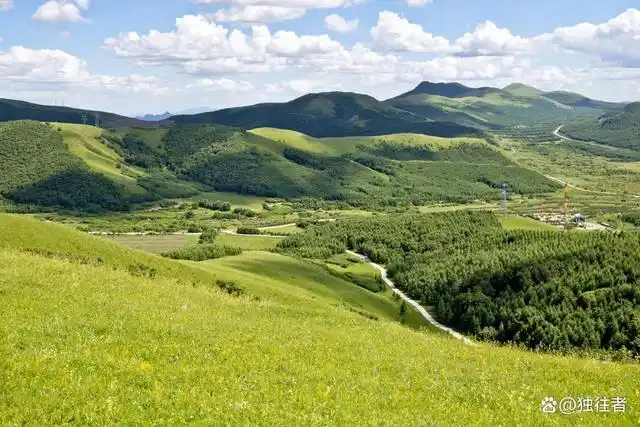 京北有一处能与喀拉峻草原比美的高山森林草甸,京北第一天路