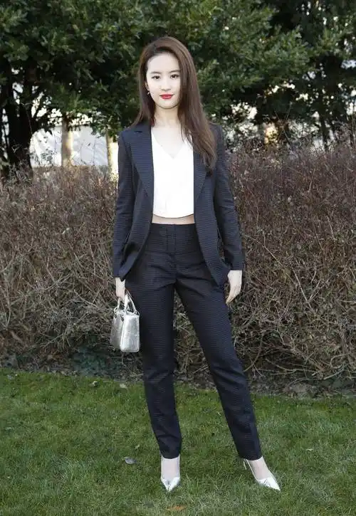 女人穿西装真太帅了!