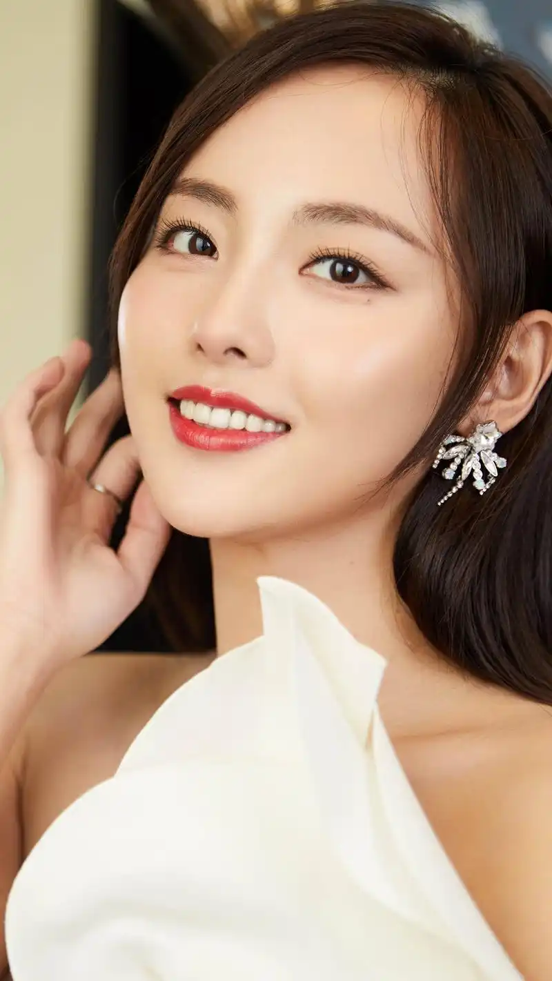 张嘉倪高清写真美图,风情万种,勾人心魄