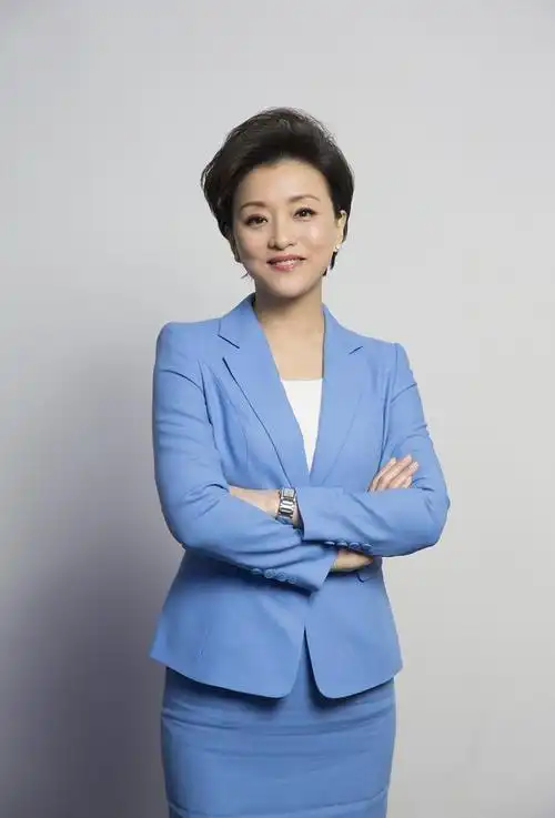 杨澜,前央视主持人,于9月19日发表了一篇文章,向她的丈夫吴征表达了