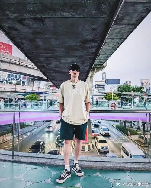 林俊杰9宫格##林俊杰街头随拍